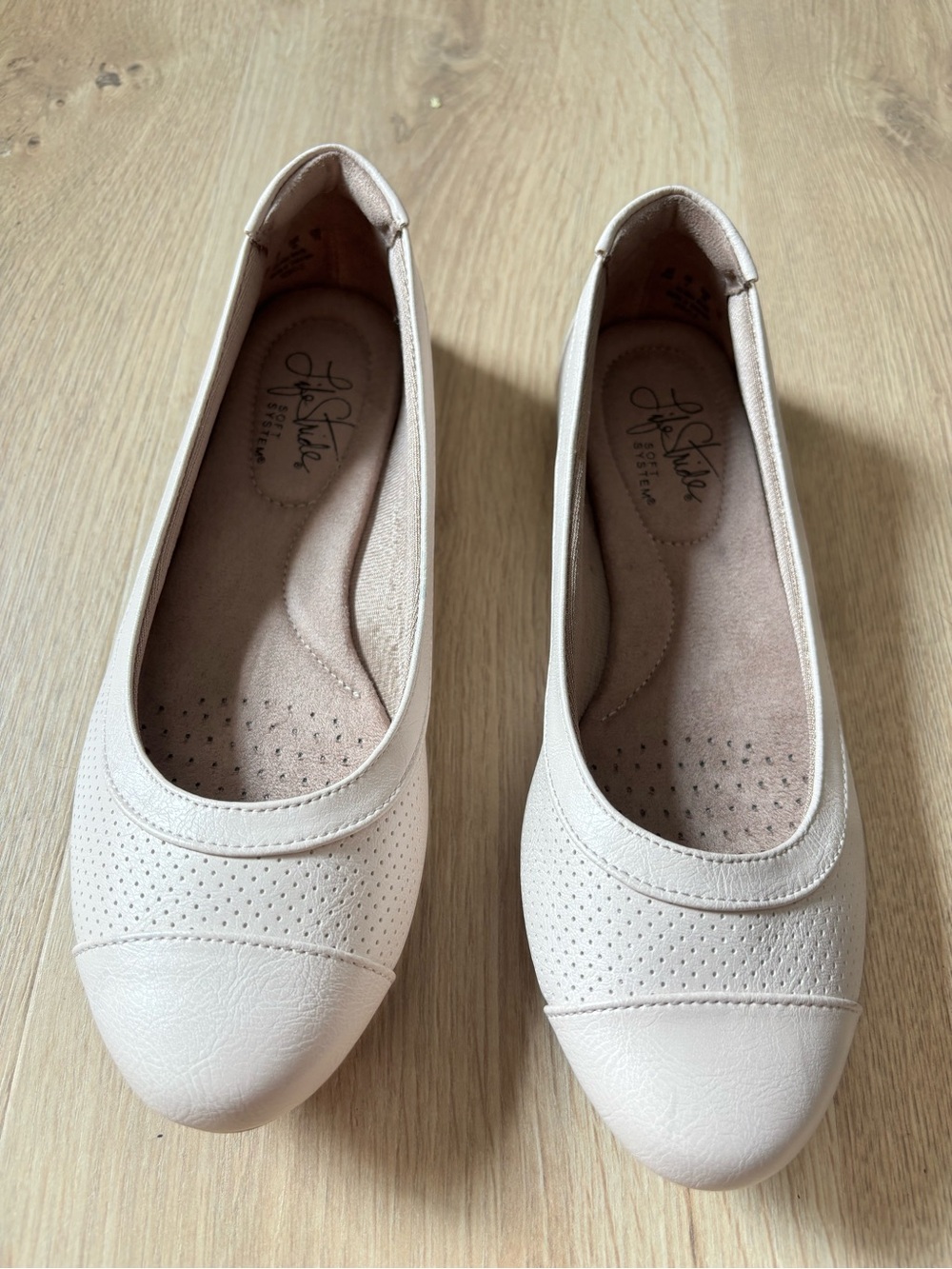 Life Stride Women’s Ballet Flat — Light Beige Comfort Slip-On size 6 - Picture 3 of 7